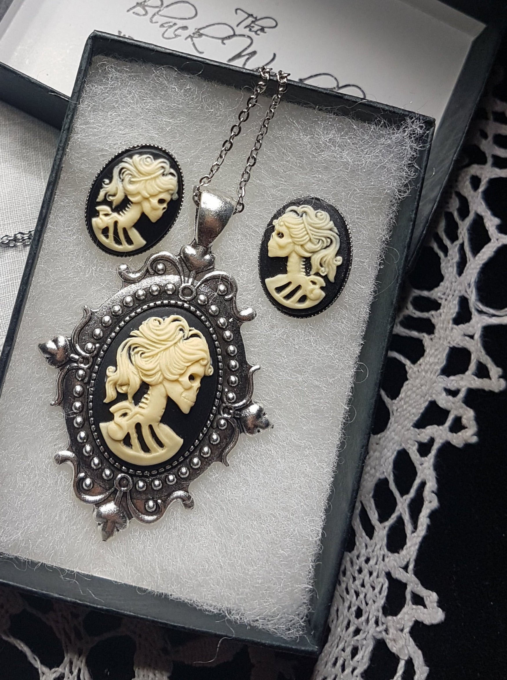LADY SKULL CAMEO JEWELLERY SET | THEBLACKWARDROBE.COM.