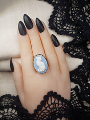 CAT CAMEO RING | THEBLACKWARDROBE.COM.