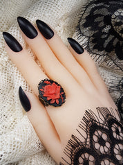 VICTORIAN ROSE CAMEO RING | THEBLACKWARDROBE.COM.