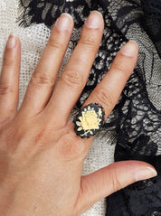 VICTORIAN ROSE CAMEO RING | THEBLACKWARDROBE.COM.
