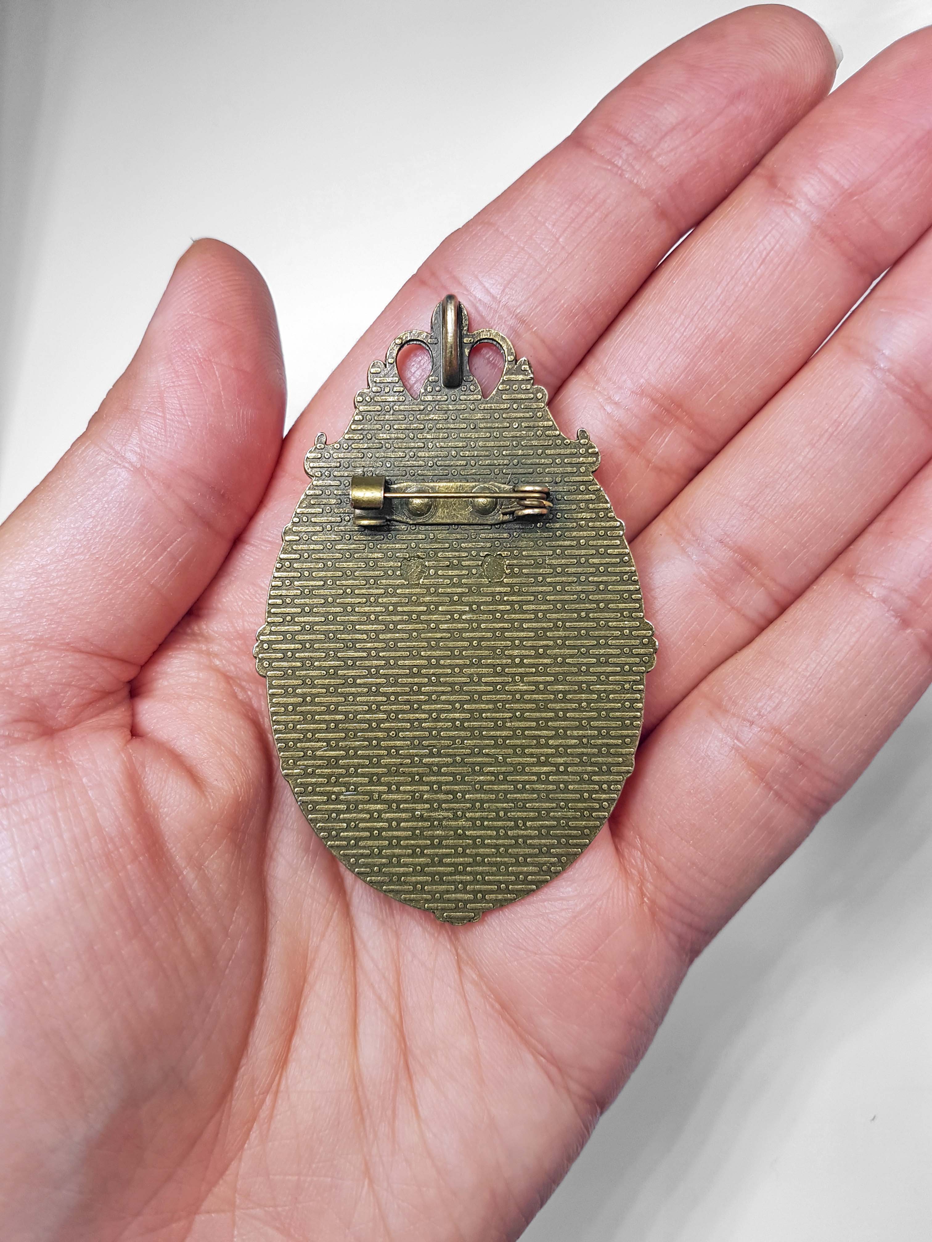 LADY SKULL SKELETON CAMEO BROOCH | THEBLACKWARDROBE.COM.