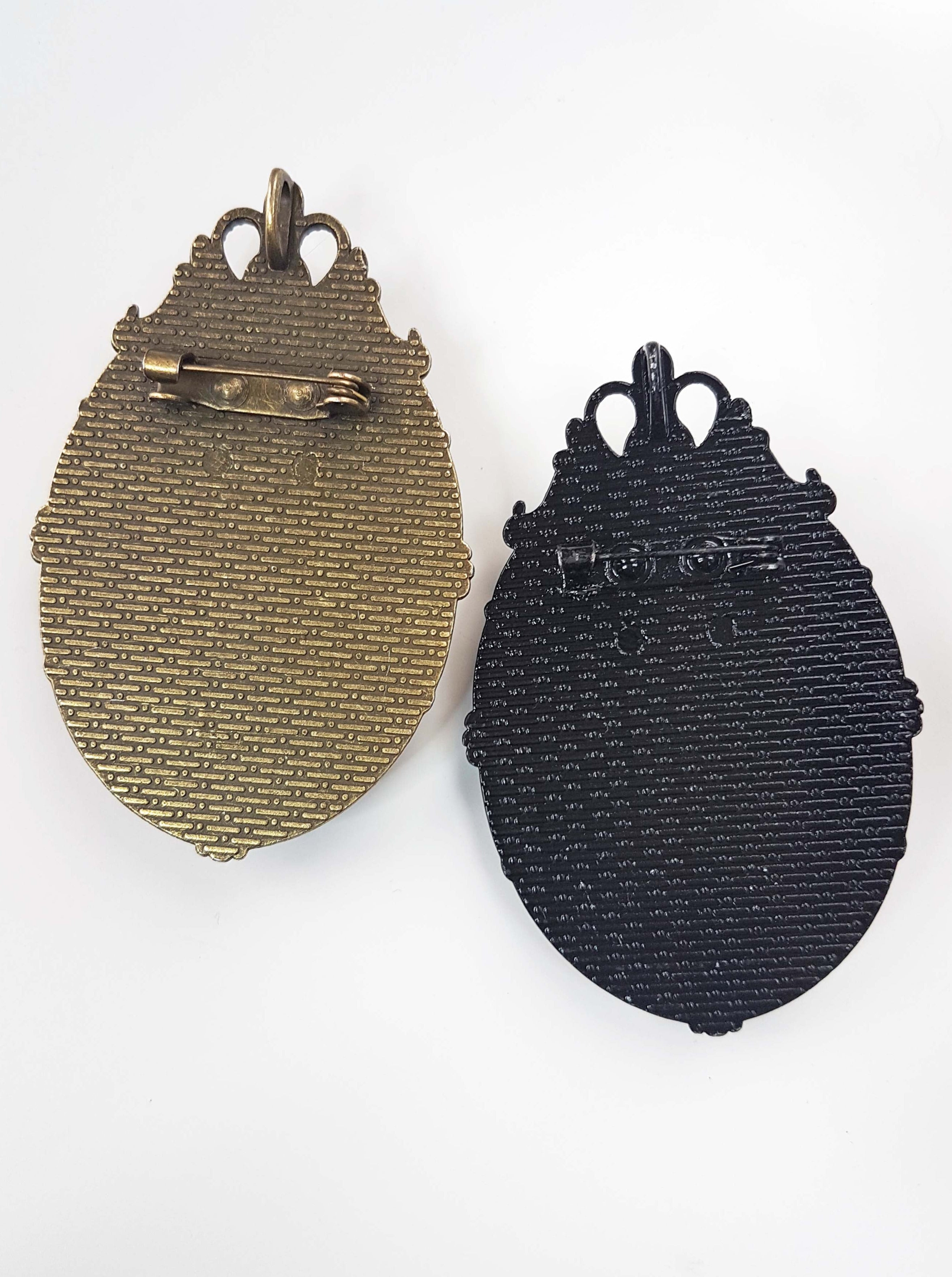 MALE SKULL SKELETON CAMEO BROOCH | THEBLACKWARDROBE.COM.