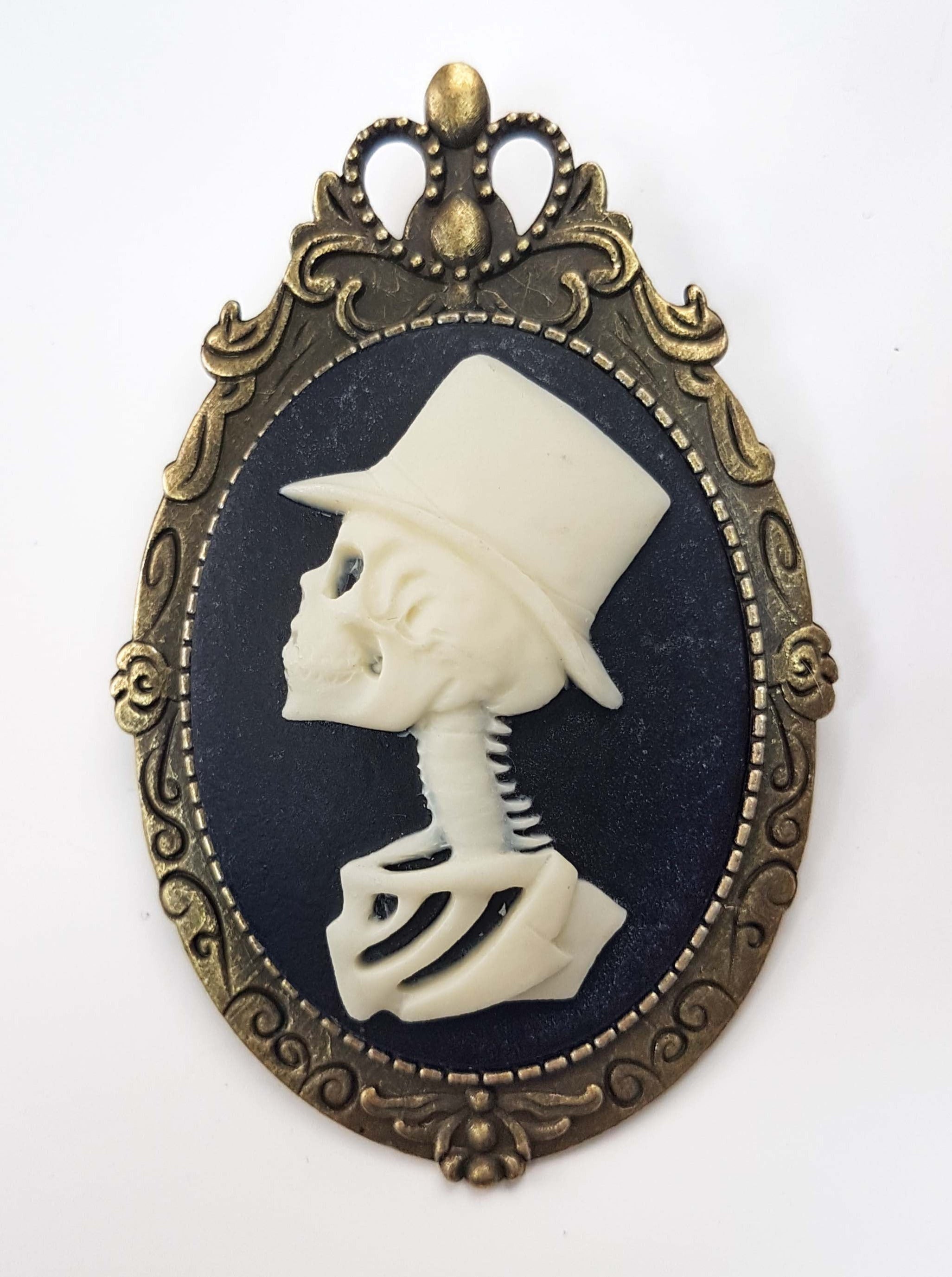 MALE SKULL SKELETON CAMEO BROOCH | THEBLACKWARDROBE.COM.