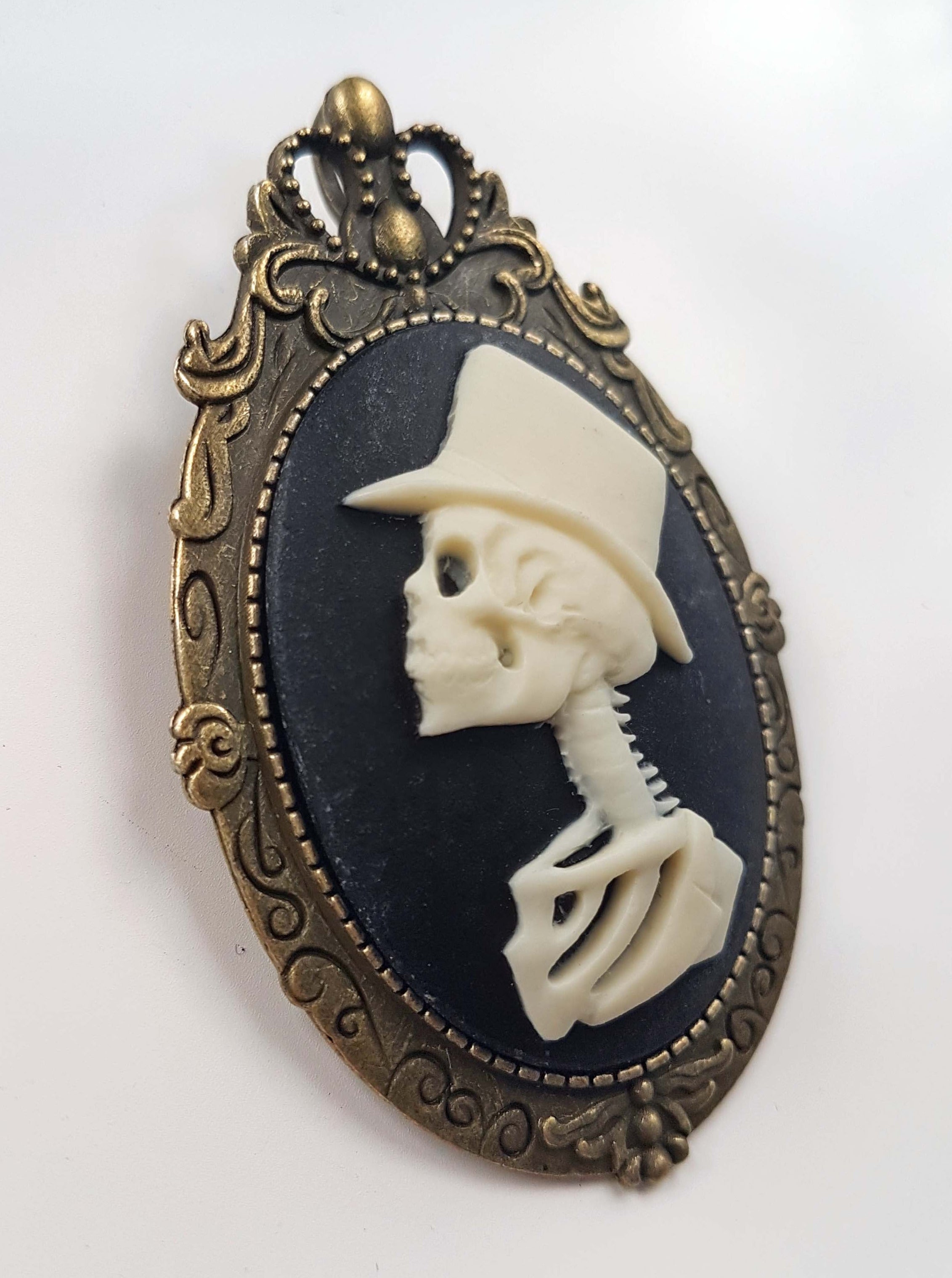 MALE SKULL SKELETON CAMEO BROOCH | THEBLACKWARDROBE.COM.