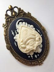 OUIJA PLANCHETTE CAMEO BROOCH | THEBLACKWARDROBE.COM.