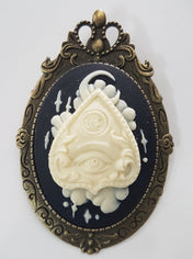 OUIJA PLANCHETTE CAMEO BROOCH | THEBLACKWARDROBE.COM.