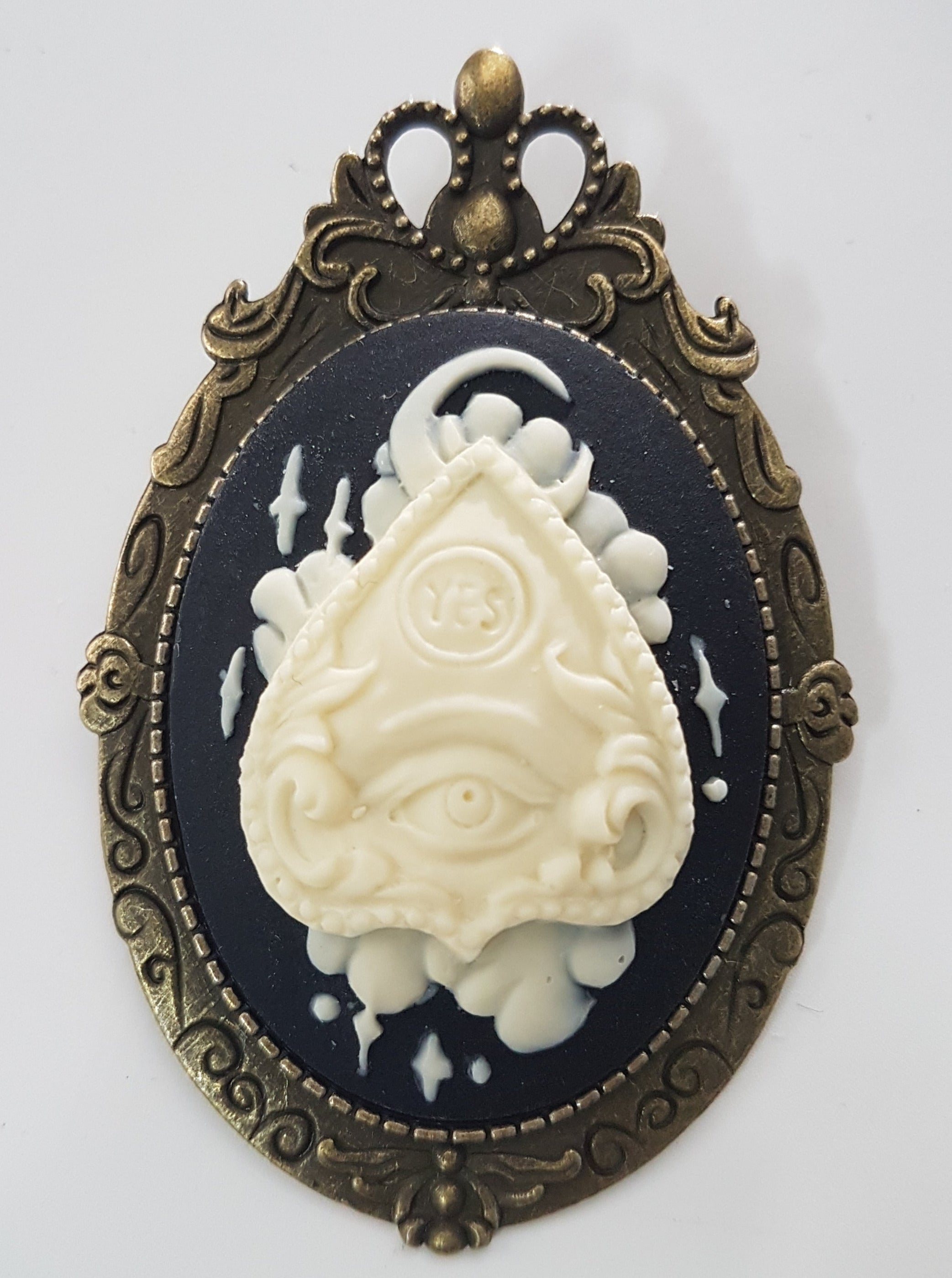 OUIJA PLANCHETTE CAMEO BROOCH | THEBLACKWARDROBE.COM.