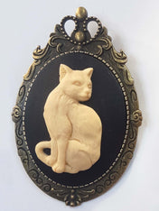 CAT CAMEO BROOCH | THEBLACKWARDROBE.COM.