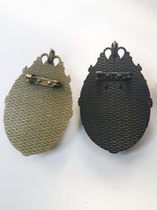 CAT CAMEO BROOCH | THEBLACKWARDROBE.COM.