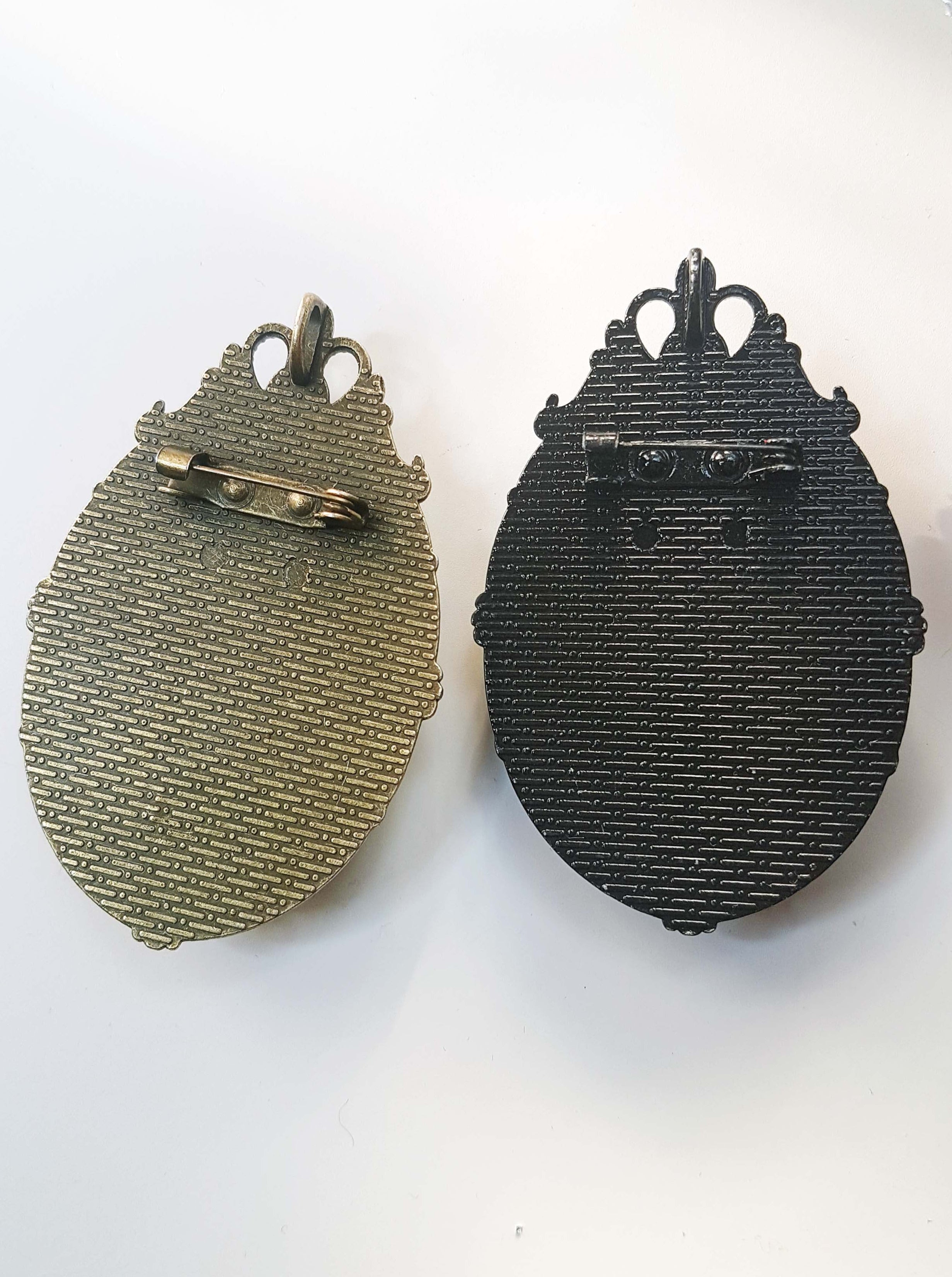 CAT CAMEO BROOCH | THEBLACKWARDROBE.COM.