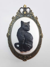 CAT CAMEO BROOCH | THEBLACKWARDROBE.COM.