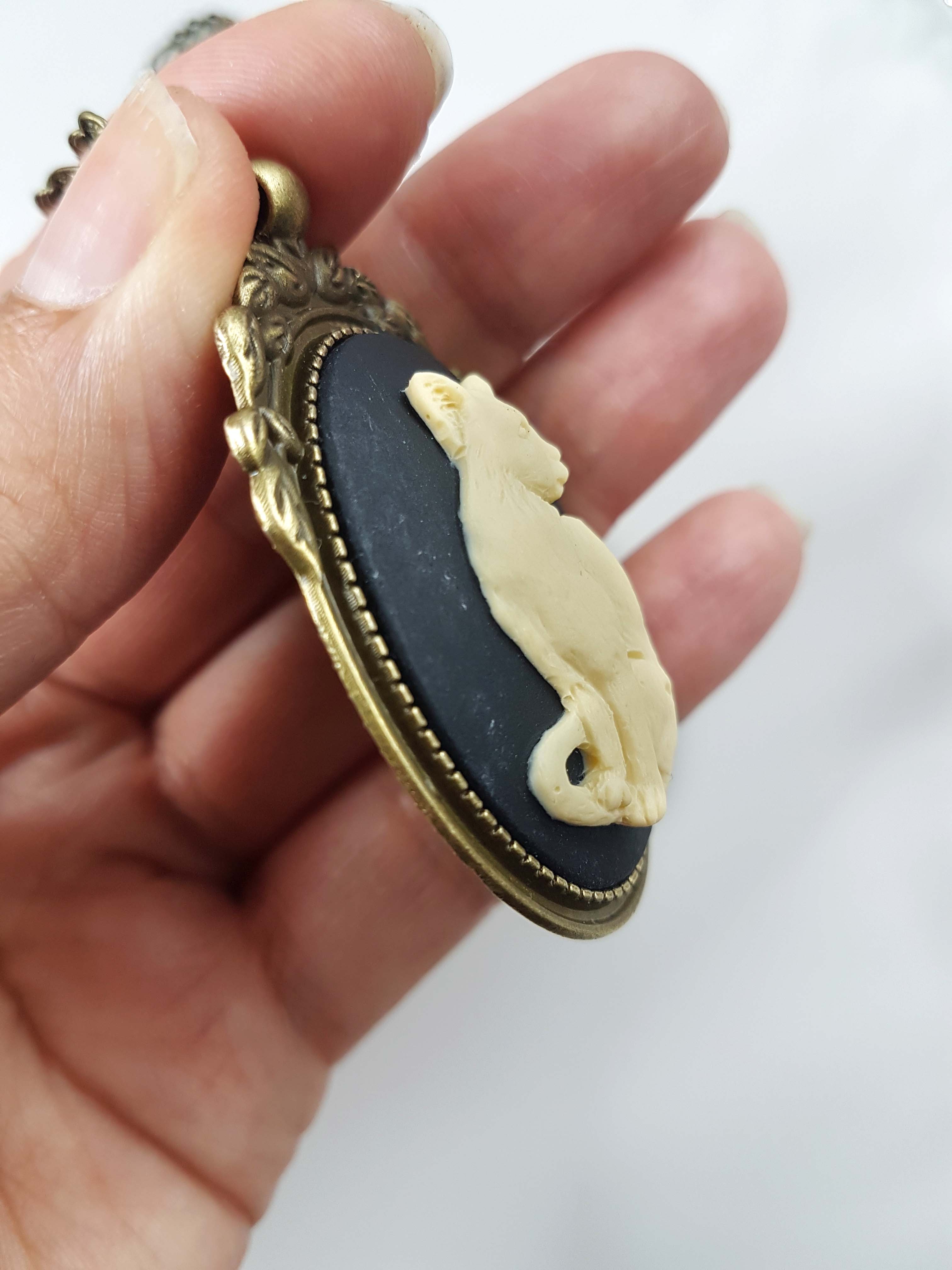 CAT CAMEO NECKLACE | THEBLACKWARDROBE.COM.