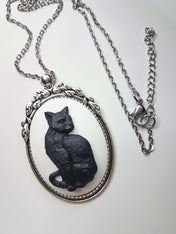 CAT CAMEO NECKLACE | THEBLACKWARDROBE.COM.