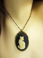 CAT CAMEO NECKLACE | THEBLACKWARDROBE.COM.