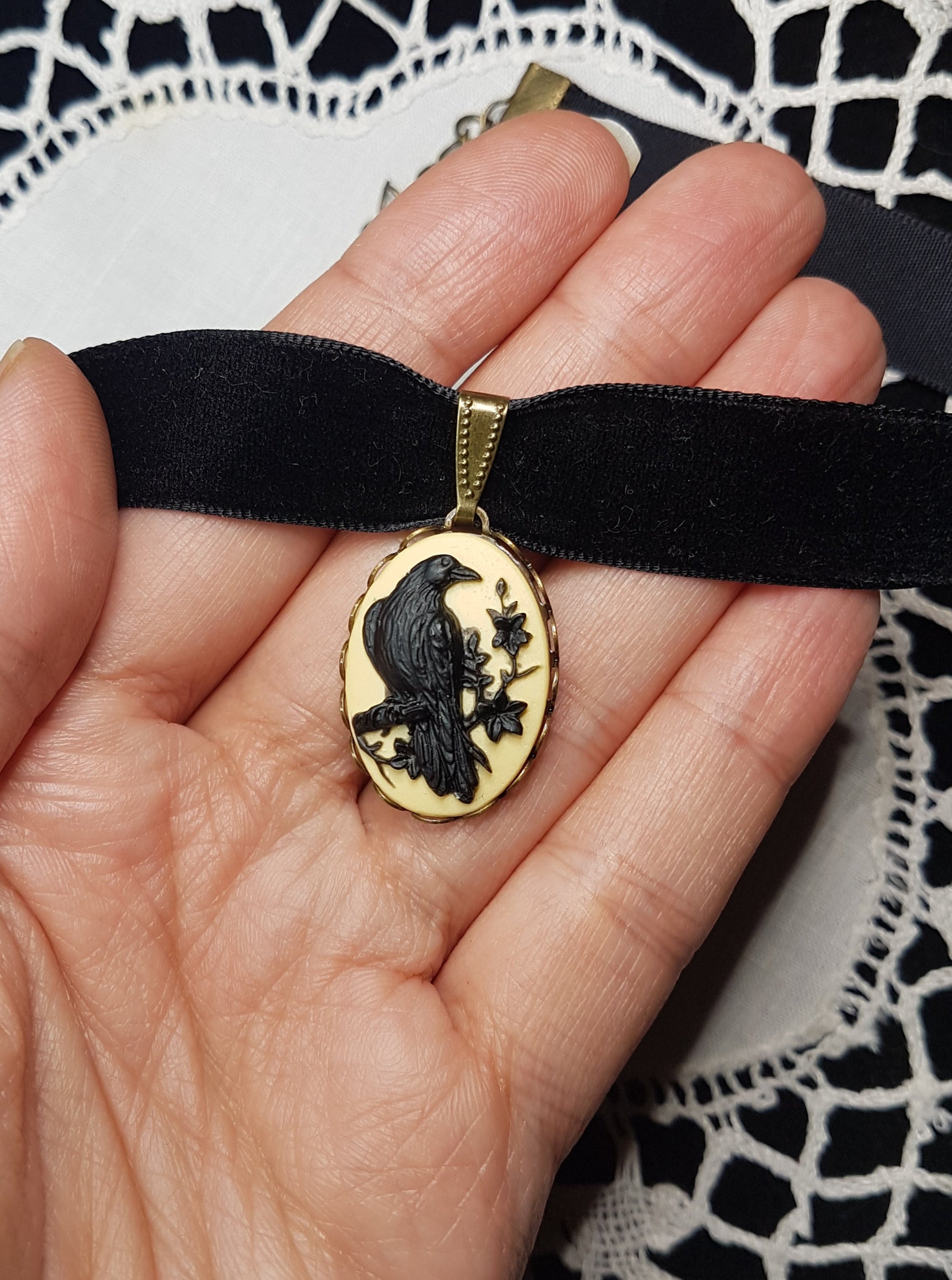 GOTHIC RAVEN CAMEO CHOKER | THEBLACKWARDROBE.COM.