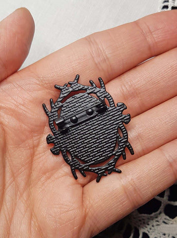 GOTHIC RAVEN CAMEO MINI-BROOCH | THEBLACKWARDROBE.COM.