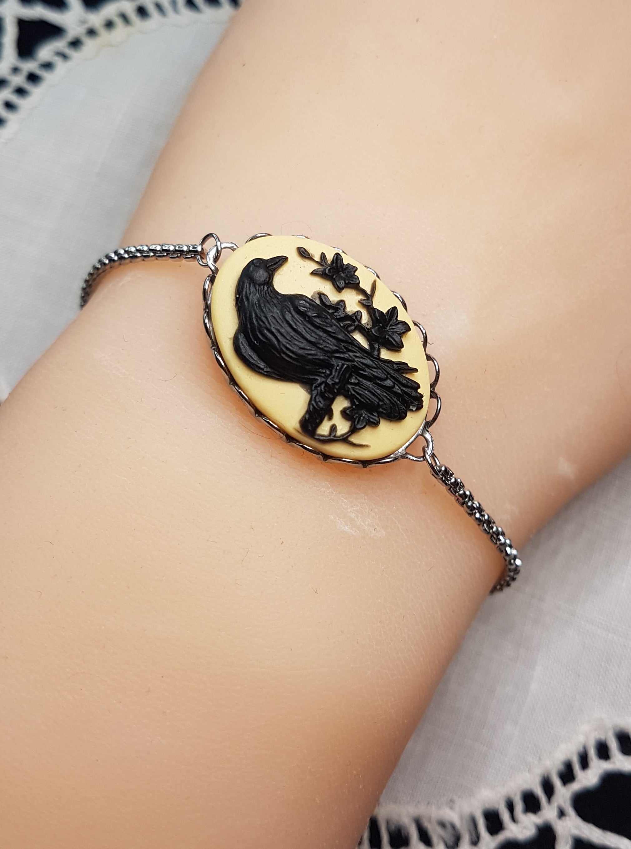 RAVEN CAMEO BRACELET | THEBLACKWARDROBE.COM.