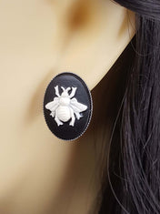 SMALL BEE CAMEO STUD EARRINGS | THEBLACKWARDROBE.COM.