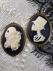 SKULL CORPSE BRIDE AND GROOM CAMEO BROOCH SET | THEBLACKWARDROBE.COM.