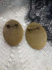 SKULL CORPSE BRIDE AND GROOM CAMEO BROOCH SET | THEBLACKWARDROBE.COM.