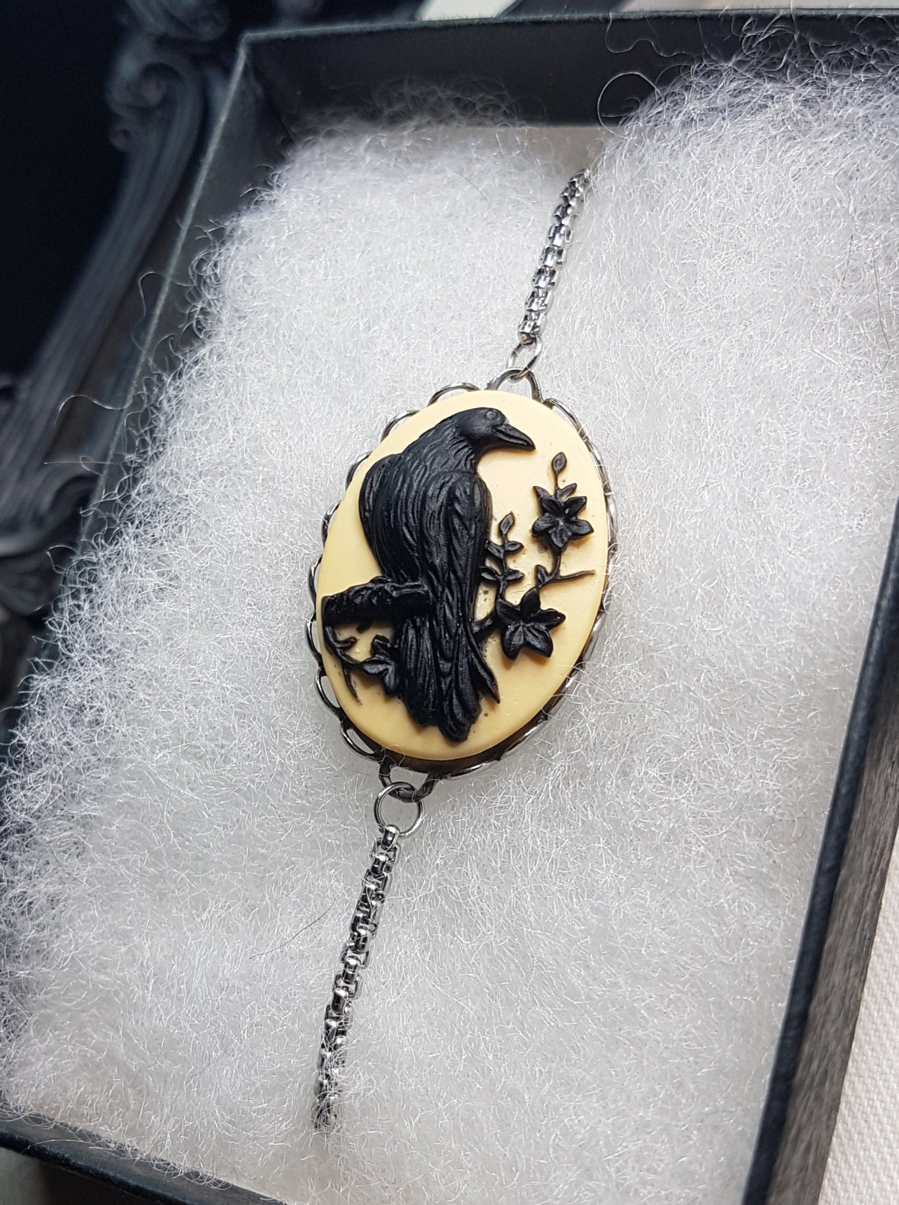 RAVEN CAMEO BRACELET | THEBLACKWARDROBE.COM.