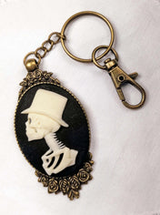 MALE SKULL CAMEO KEYRING | THEBLACKWARDROBE.COM.