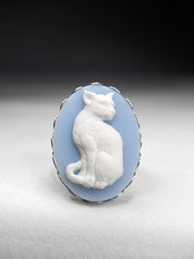SILVER CAT CAMEO RING | THEBLACKWARDROBE.COM.
