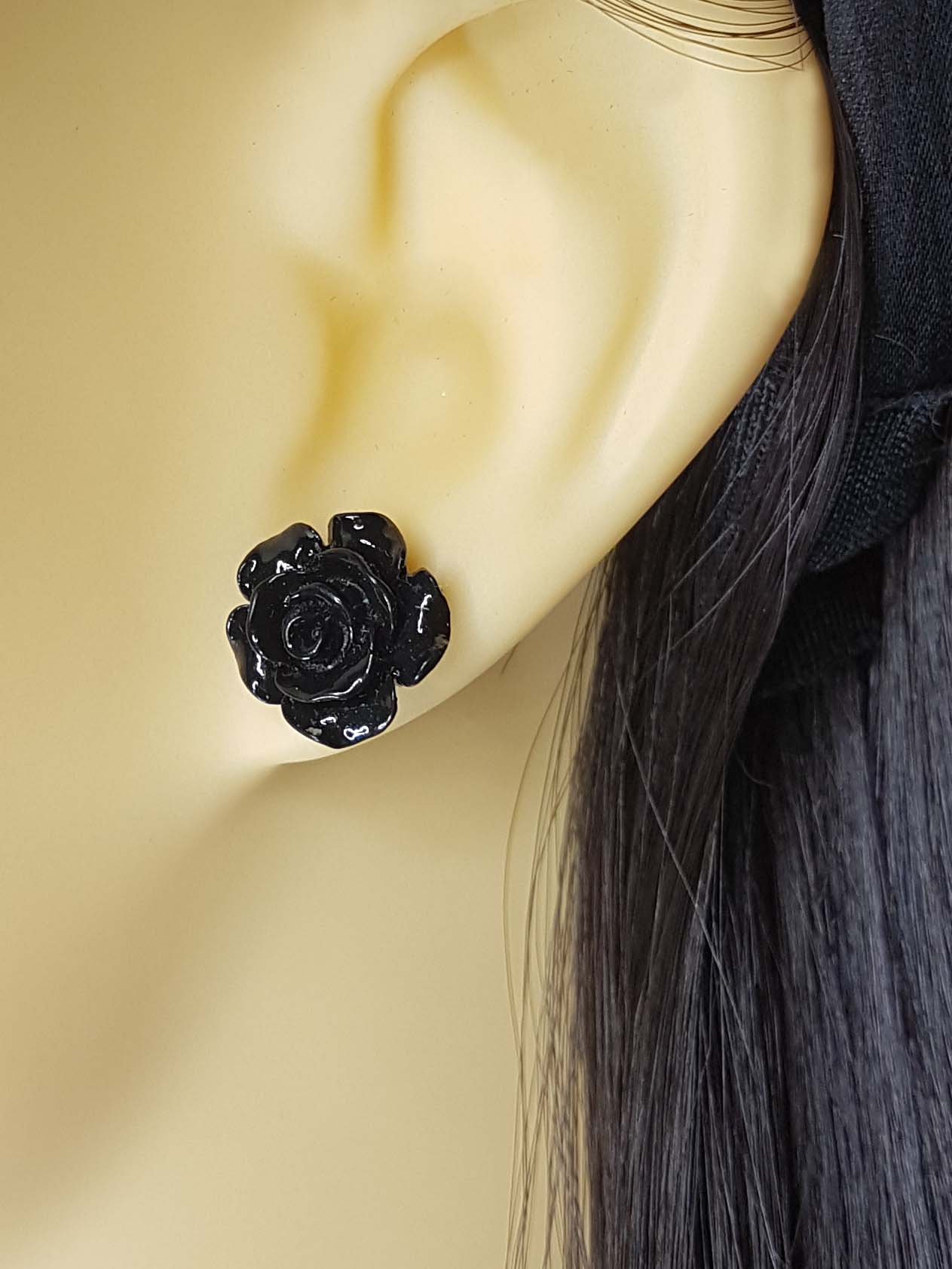 MINI ROSE STUD EARRINGS | THEBLACKWARDROBE.COM.
