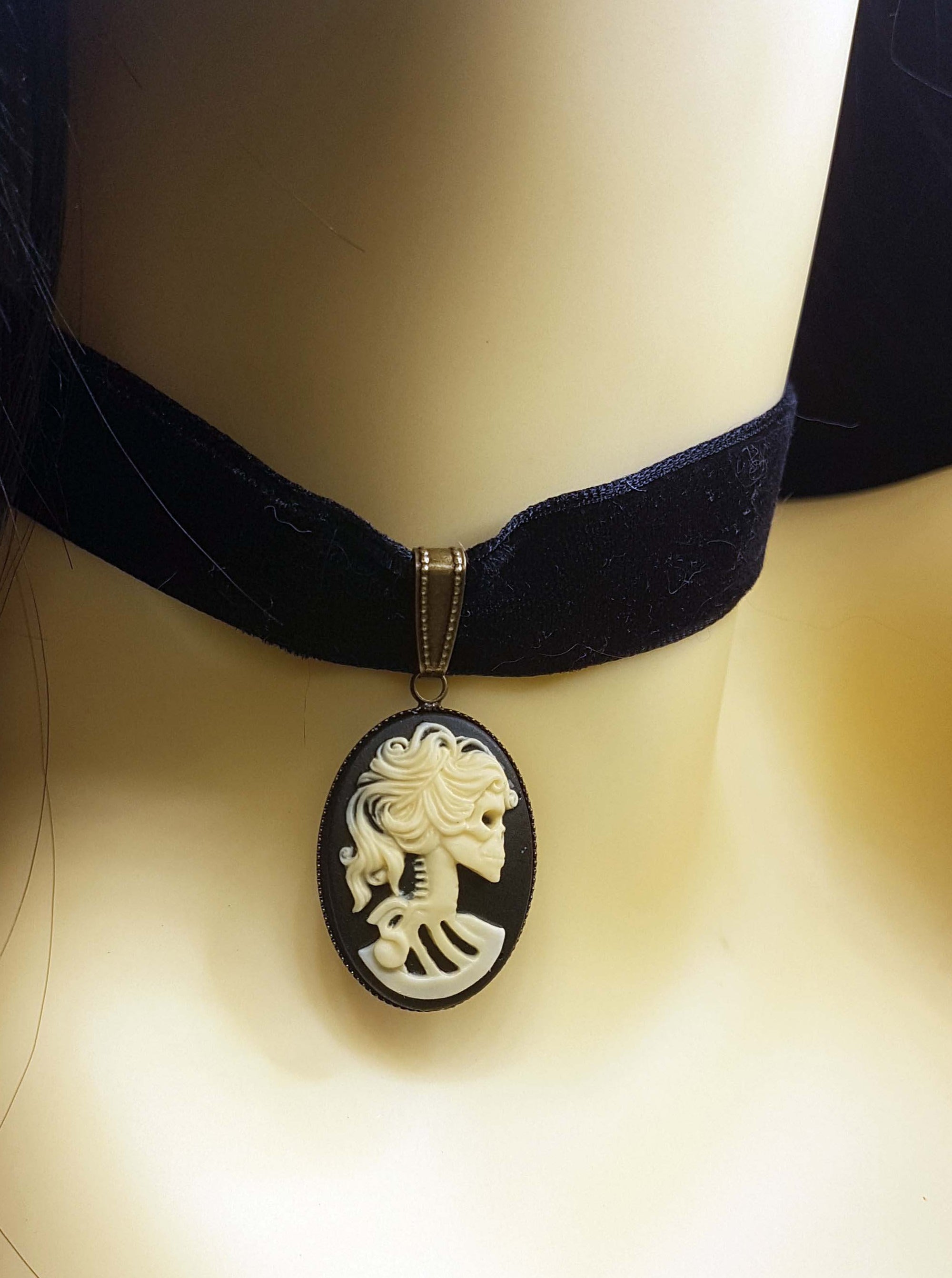 LADY SKULL SKELETON CAMEO CHOKER | THEBLACKWARDROBE.COM.