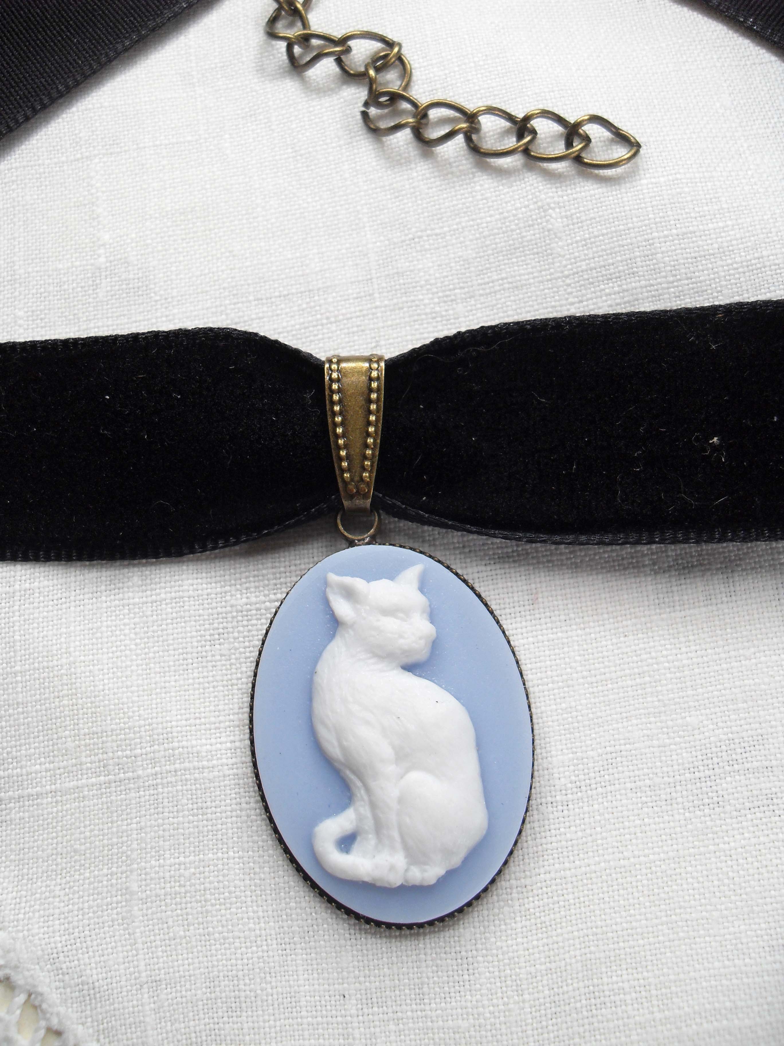 CAT CAMEO CHOKER | THEBLACKWARDROBE.COM.