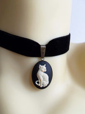 CAT CAMEO CHOKER | THEBLACKWARDROBE.COM.