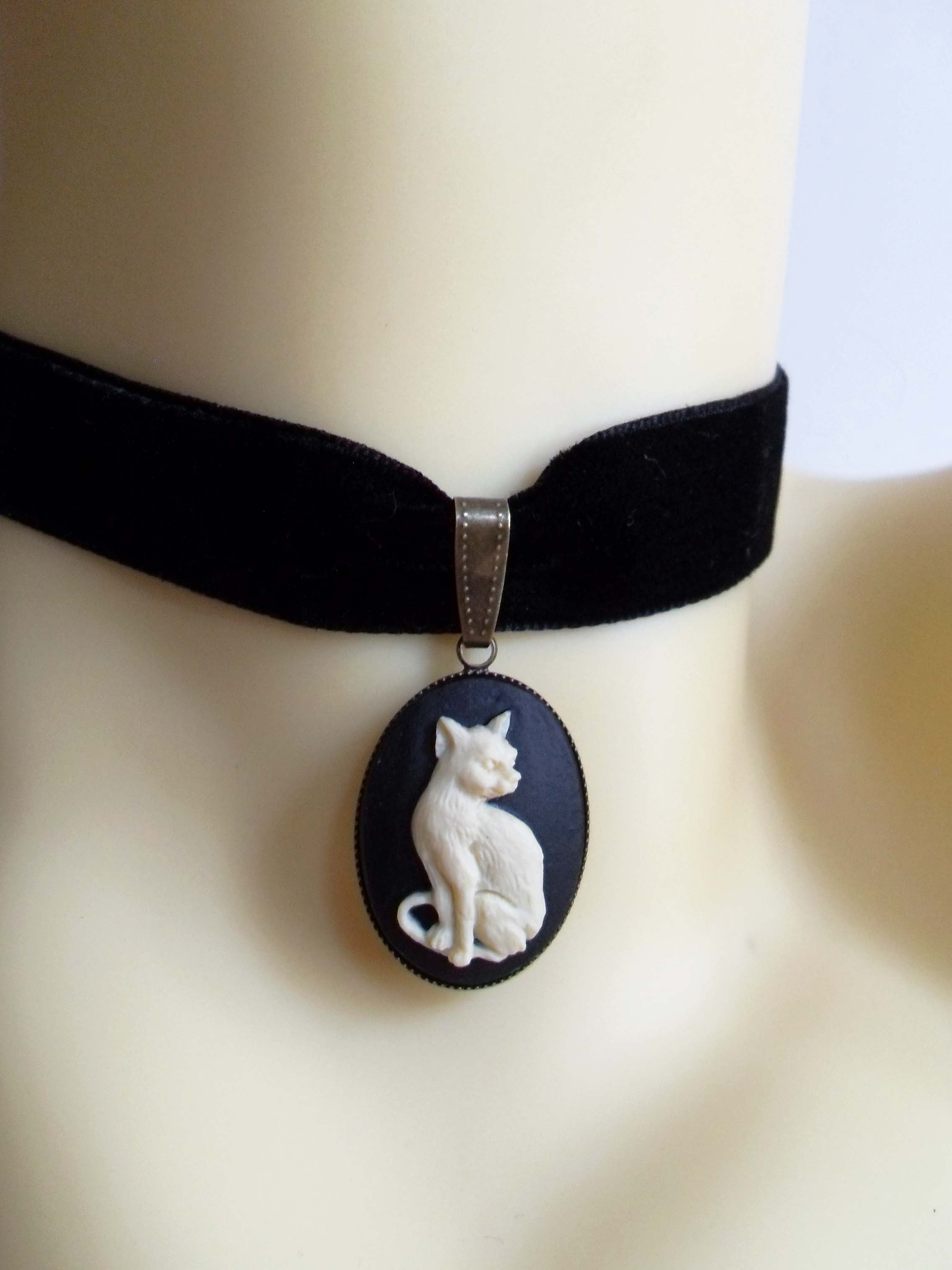 CAT CAMEO CHOKER | THEBLACKWARDROBE.COM.