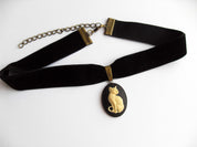 CAT CAMEO CHOKER | THEBLACKWARDROBE.COM.