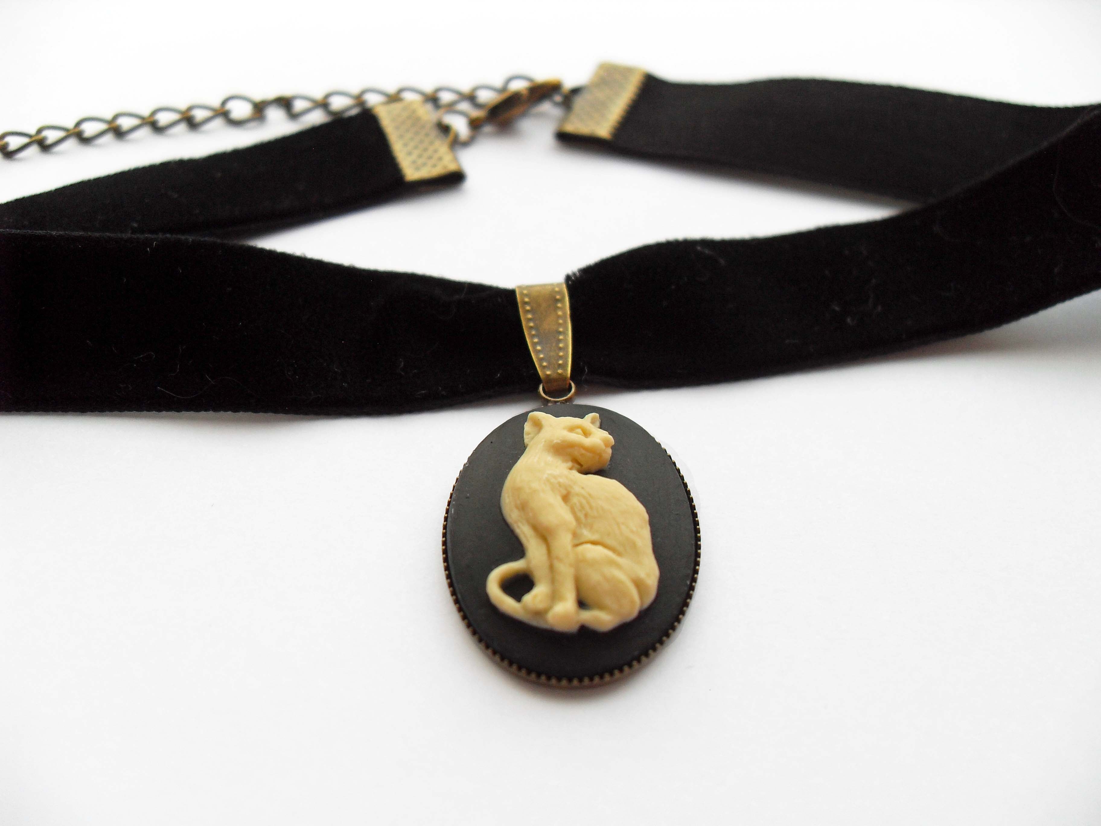CAT CAMEO CHOKER | THEBLACKWARDROBE.COM.
