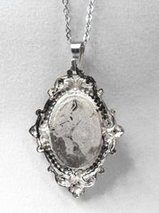 GOTHIC FRAME SKULL NECKLACE | THEBLACKWARDROBE.COM.