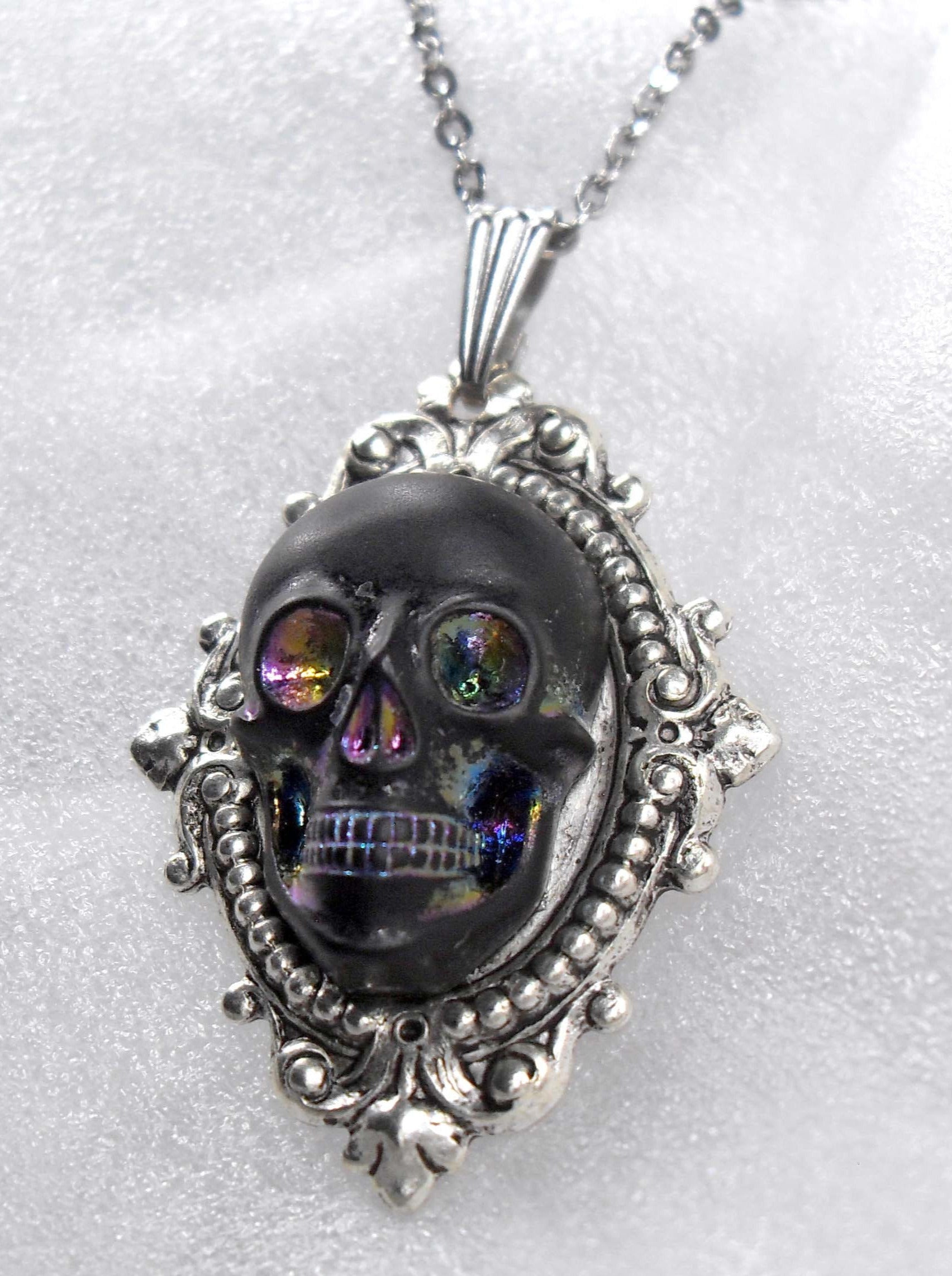 GOTHIC FRAME SKULL NECKLACE | THEBLACKWARDROBE.COM.